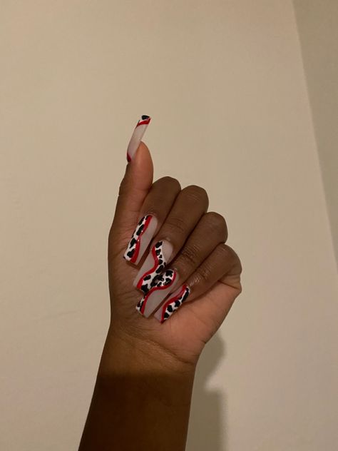 Cruella Deville Nails Cruella Deville Nail Art, 101 Dalmations Nails, Cruella Nail Art, Cruella Deville Nails, Cruella Nails, Disney Villain Nails, Villain Nails, Dalmatian Nails, Devil Nails