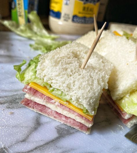 Beach Snack, The Tipsy Housewife, Tipsy Housewife, Salami And Cheese, Beach Snacks, Dinner Desserts, Light Beach, Lunch Food, Beach Meals