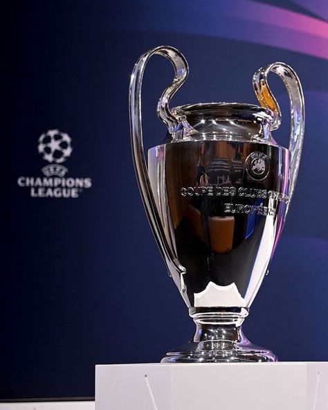 Champions League Trophy, Football Trophies, Iptv Subscription, Sport Games, Sport Poster Design, Tin Tin, Football Ball, Tv Channels, Draw On Photos