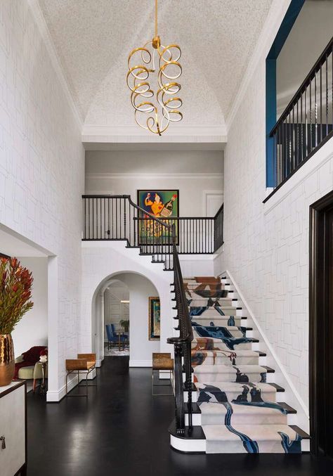 The Black-Painted Staircase Trend Adds Drama to Any Space — 20 Ideas to Get the Look Black Painted Stairs With Runner, Stair Runner Ideas, Black Painted Stairs, Striped Stair Runner, Black Staircase, Wood Stair Treads, White Staircase, Black Stairs, Front Hallway