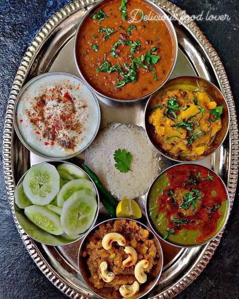 Indian Fast Food, Delicious Food Image, Indian Food Photography, Variety Food, North Indian Recipes, Indian Foods, Vegetarian Fast Food, Vegetarian Snacks Recipes, Spicy Snacks