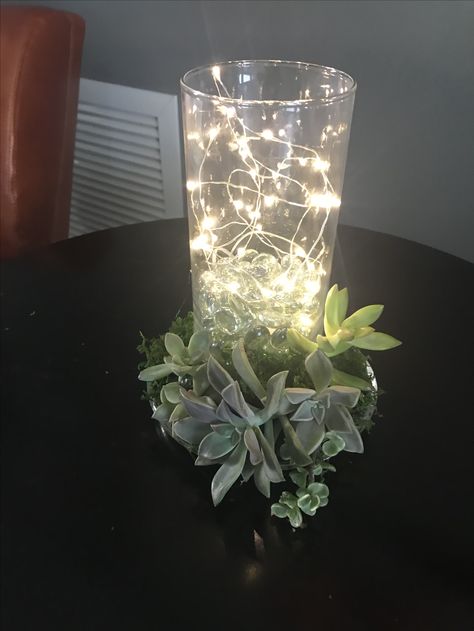 Simple Wedding Centerpieces Diy, Diy Succulents Centerpiece, Fairytale Wedding Decorations, Succulent Wedding Centerpieces, Fairy Lights Wedding, Fairy Lights Decor, Lighted Centerpieces, Tafel Decor, Succulent Centerpieces