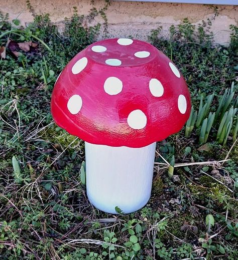 Glass Vase and Bowl Mushroom Garden Yard Art Glass Bowl Mushrooms, Mushrooms Made From Vases And Bowls, Mushroom Garden, Acrylic Craft Paint, Glass Flower Vases, Mushroom Decor, Garden Yard, Red Paint, Classy Chic