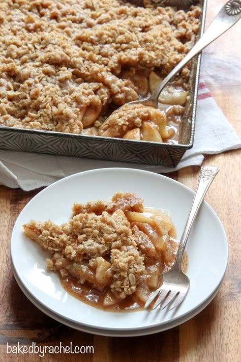 Pear Recipes Easy, Apple Pear Crisp, Baked Apple Dessert, Pear Crisp, Pear Butter, Pear Crumble, Pear Dessert, Baked Pears, Apple Recipes Easy