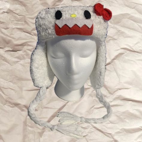 Crochet hello kitty domokun ushanka Crochet Hello Kitty, Hats For Women, Free Gifts, Women's Accessories, Hello Kitty, Kitty, Women Accessories, Outfit Accessories, Crochet