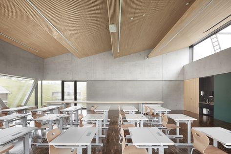 Concept Airport, Classroom Interior, School Building Design, Lectures Room, School Interior, High School Classroom, School Management, Education Architecture, Modern Houses Interior