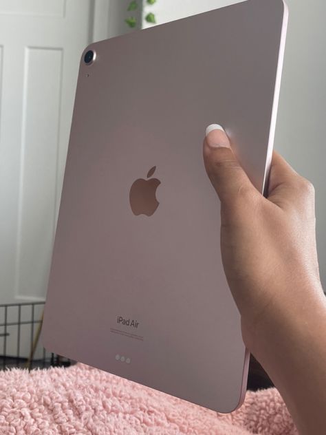 Pink Ipad Air Aesthetic, Ipad Air Pink, Apple Gadgets Iphone, Pink Ipad, Ipad Essentials, Medical School Life, College Motivation, Iphone Obsession, Office Suite