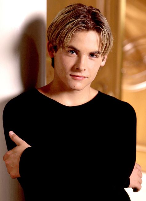 Kevin Zegers...pretty sure I had this poster on my wall Kevin Zegers, Luke Grimes, Alexander Ludwig, Its A Boy, Indie Girl, Actor Picture, Cute Actors, Actor Model, Dream Board