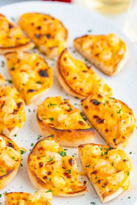 English Muffin Appetizers, Muffin Appetizers, English Muffin Ideas, Buffalo Chicken Ring, Shrimp Bites, Cheese Shrimp, Cheesy Shrimp, Muffin Ideas, Hosting Food