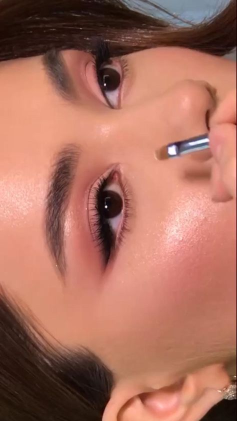 Soft Eye Makeup, Classy Makeup, Girly Makeup, Prom Eye Makeup, Eye Makeup Techniques, Beauty Makeup Tutorial, Makeup Artist Tips, Quick Makeup, Makijaż Smokey Eye