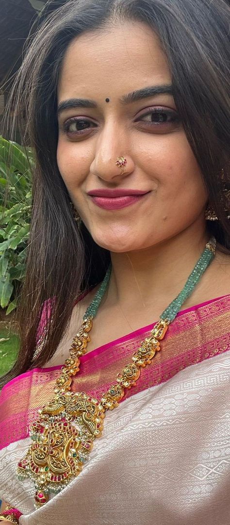 Ashika Ranganath Hot Images, Ashika Ranganath Saree, Beauty Without Makeup, Ashika Ranganath, Beauty Hacks Lips, Close Up Faces, Katrina Kaif Photo, Ram Image, Photo Stills