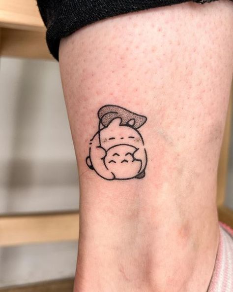 105 Minimalist Tattoos That Are Aesthetically Pleasing To The Eye Cute Characters Tattoo, Aroace Tattoo, Mochi Tattoo, Funny Cute Tattoos, Cute Simple Tattoo Ideas, Little Simple Tattoos, Cute Anime Tattoos, Chibi Tattoo, Cute Minimalist Tattoo