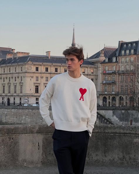 White Sweater Men Outfits, Ami Paris Outfit Men, Ami Sweater, Ami Paris Outfit, Ami Paris, Frat Boy Outfit, 90s Men Fashion, Polo Shirt Outfit Men, Outfits Men Streetwear