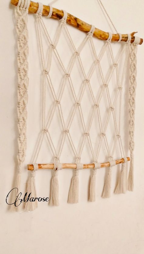 Macrame Picture Frame Wall Hangings, Macrame Photo Hanger Tutorial, Macrame Picture Hanger, Macrame Photo Hanger, House Diys, Photo Hanger, Macrame Style, Macrame Patterns Tutorials, Macrame Hanging