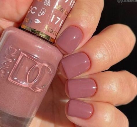 Dnd Gel Nail Polish, Gel Nail Polish Colors, Band Nails, Dnd Gel Polish, Gel Nail Colors, Nails Polish, Gel Polish Colors, Fall Nail Colors, Dipped Nails