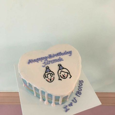 Korean Birthday Cake, Cake Japanese, Playstation Cake, Heart Cake Design, Birthday Cake For Boyfriend, Cake Design For Men, Cake For Boyfriend, Pastel Cakes, Korean Cake