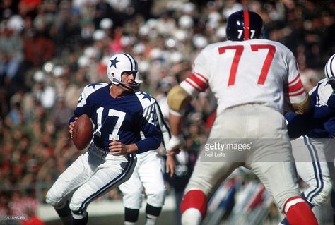 Dallas Cowboys QB Don Meredith (17) in action vs New York Giants at Cotton Bowl Stadium. Neil Leifer X8853 ) Neil Leifer, Nfl Uniforms, Ny Giants Football, Dallas Cowboys Players, New York Football, How Bout Them Cowboys, Cotton Bowl, Dallas Cowboys Football, Cowboys Football