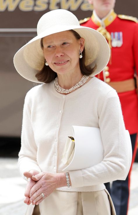 Queen Elizabeth Ii Quotes, Lady Sarah Armstrong Jones, Sophie Winkleman, Sarah Chatto, Sarah Armstrong, Lady Sarah Chatto, Philip Treacy Hats, Royal Families Of Europe, Viscount Severn