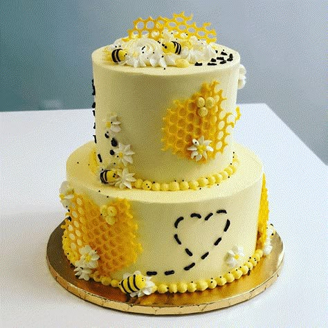 Bee Cake Design Cake Design Images (Bee Cake Design Birthday Cake Ideas) Bee Baby Shower Cake, Bee Birthday Cake, Bumble Bee Cake, Buttercream Birthday Cake, Bee Cake, Bumble Bee Birthday, Bee Cakes, Bumble Bee Baby Shower, Bee Birthday