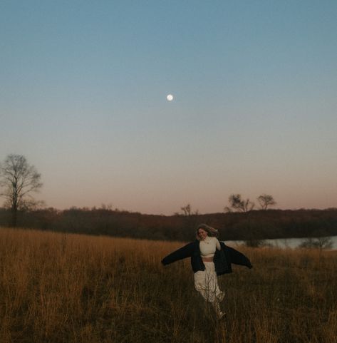 jen in the moonlight 🌌 Blue Hour Senior Pictures, Blue Hour Photoshoot, Moon Portrait, Blue Hour Photography, Portrait Photos, Super 8, West Michigan, Photo Model, Blue Hour