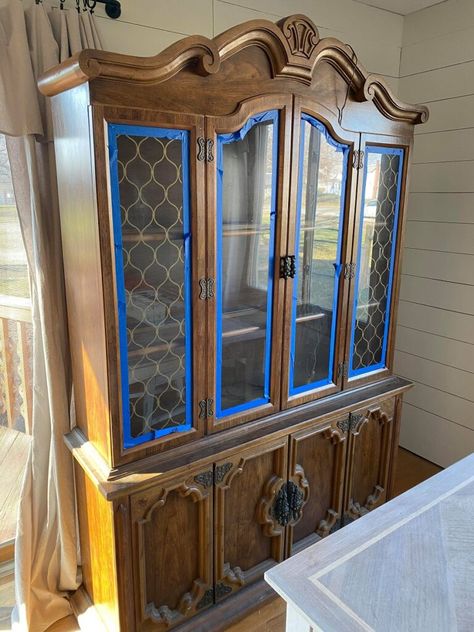 Farmhouse Style Hutch Makeover Hutch Makeover Coffee Bar, Hutch Makeover Farmhouse, Refurbished Hutch Ideas, Painted China Cabinet Ideas, Painted Hutch Ideas, Hutch Makeover Diy, Farmhouse China Cabinet, China Hutch Makeover, China Cabinet Redo