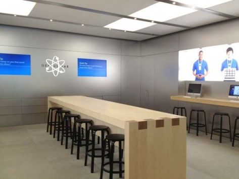 Apple Hopes To Increase Genius Bar Capacity With New Table Layout Apple Genius Bar, Bar Layout, Genius Bar, Traditional Desk, Assembly Table, Desk Inspiration, Architecture Model House, Bar Service, Work Spaces