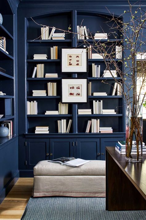 dark blue built in cabinets in home office Blue Built In Cabinets, Dark Blue Office, Blue Library, Blue Bookshelves, Dark Blue Rooms, Home Library Rooms, Home Office Library, In Home Office, Blue Office