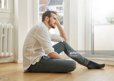 Foto de stock : Man sitting on the floor Man Looking Up, Man Full Body, Sitting Pose Reference, Sitting On Floor, The Fisher King, Sitting Cross Legged, People Figures, Body Reference Poses, Sitting Poses