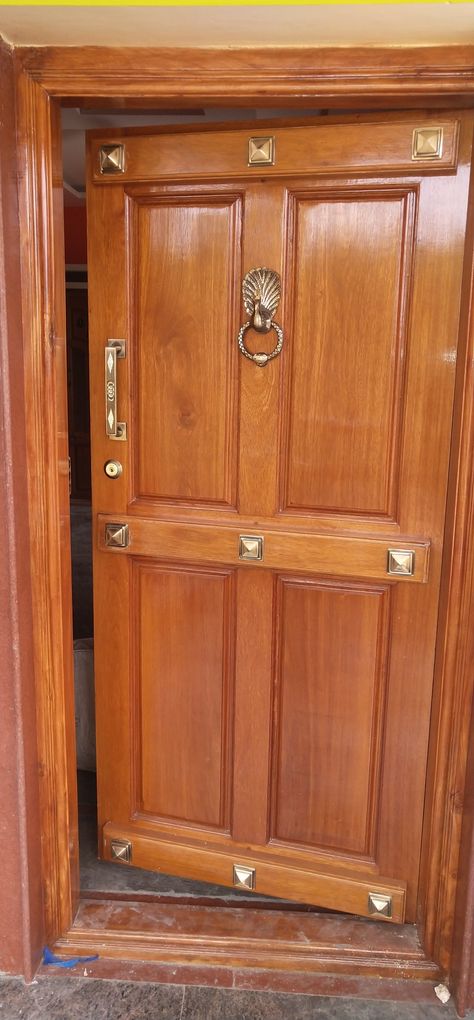 Simple Main Door Design Woods, Home Main Door Design Entrance Indian, Main Door Simple Design, Traditional Main Door Design Indian, Single Main Door Design Indian, Main Door Design Entrance Modern Luxury, Main Door Design Entrance, Indian Main Door Designs, Door Design Entrance