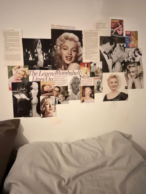 #aesthetic #marilynmonroeart #marilyn #oldmoney #coquette #aesthetic #fashion #icon Marilyn Monroe Room Aesthetic, Marilyn Monroe Poster Bedroom, Marilyn Monroe Room, Marilyn Monroe Poster, Marilyn Monroe Art, Marilyn Monroe Photos, Bedroom Posters, Fashion Icon, Room Aesthetic