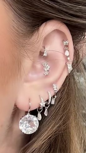 Aesthetic Ear Piercings Silver, Silver Earring Stack Aesthetic, Ear Stacking Ideas Silver, Ear Stack Silver, Ear Percinings Ideas, Curated Piercings, Silver Ear Stack, Ear Stacks, Earring Stacks