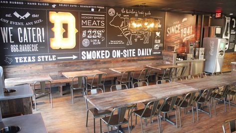 Bbq Restaurant Design, Rustic Restaurant Interior, Steakhouse Design, Restaurant Design Rustic, Bbq Shop, Texas Restaurant, Rustic Restaurant, Barbecue Restaurant, Burger Restaurant