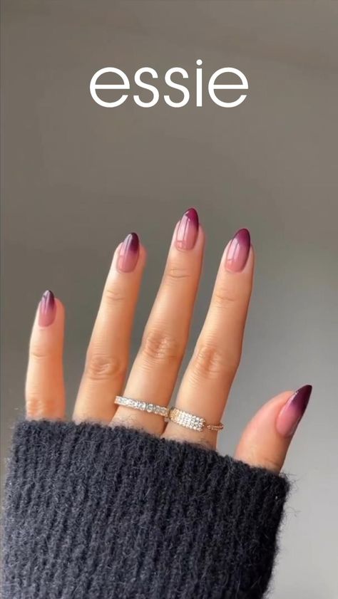 Nails design Nail Art Designs For Autumn, Simple And Pretty Nails, Nail For Fall Autumn, Ombre French Tip Nails With Design, Ombre Nail Polish Diy, Ombre Nails With Art, Winter Nail Aesthetic, Essie Nail Art, Nail Art With Normal Nail Polish Ideas