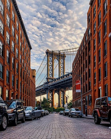 Love NYC Gram on Instagram: “I fell in love with this sunrise photo over Dumbo, Brooklyn! ♥ ⠀ ⠀ What can you say about this shot?⠀ ⠀ 📸: @newyorkcityviews Via :…” Dumbo New York, Dumbo Nyc, New York City At Night, Beautiful New York, Dumbo Brooklyn, City At Night, Sunrise Photos, I Love Nyc, Night City