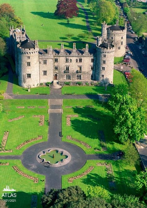 Kilkenny Castle, Kilkenny Ireland, Southeast Region, Castles In Ireland, Irish Sea, Saint George, British Isles, Ireland Travel, The River