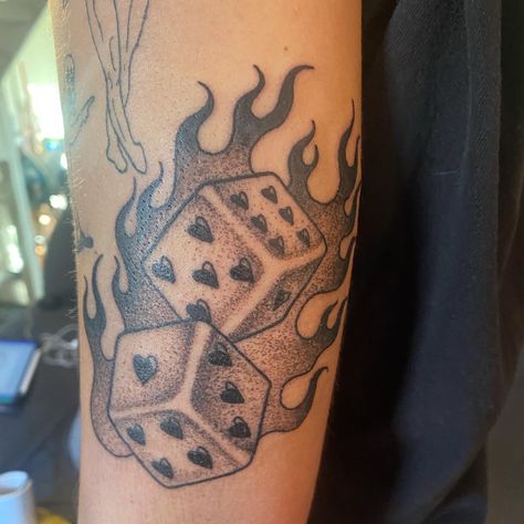 Dice With Flames Tattoo, Dice Fire Tattoo, Traditional Flame Tattoo Black, Dice Hand Tattoo, Dice Neck Tattoo, Dice On Fire Tattoo, American Traditional Dice Tattoo, Flame Tattoo Sleeve, Fuzzy Dice Tattoo