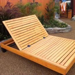 Free DIY Furniture Plans to Build a PB Inspired Chesapeake Double Lounger | The Design Confidential Furniture Wardrobe, Outside Furniture, Patio Chaise Lounge, Furniture Logo, Outdoor Furniture Plans, Primitive Furniture, Diy Garden Furniture, Chaise Lounges, Farmhouse Furniture