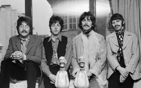 Paul McCartney talks through The Beatles 'White Album',1968 Beatles Interview, Beatles Wallpaper, Timothy Leary, Beatles Albums, John Lennon Paul Mccartney, Lennon And Mccartney, The White Album, Concept Album, Beatles Fans