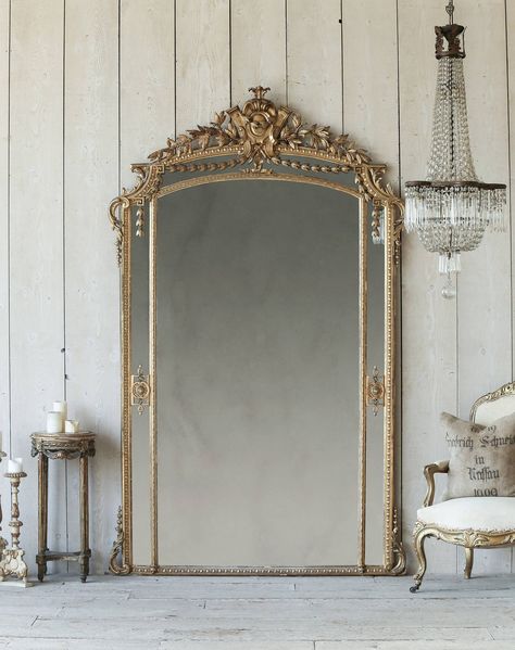 Magnificent antique French ballroom mirror in shimmering gilt. Description from eloquenceinc.com. I searched for this on bing.com/images Big Vintage Mirror, Gold Circle Mirror, Dressing Design, Mirror Dining Room, Floor Standing Mirror, French Mirror, Big Mirror, Modern Home Interior Design, Floor Mirrors