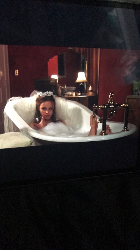 The Notebook Bathtub Scene, Ready Movie, Movie The Notebook, Bathtub Pictures, Dream Bathtub, Bathroom Gallery Wall, Girls Hbo, Worst Movies, Bathroom Photos