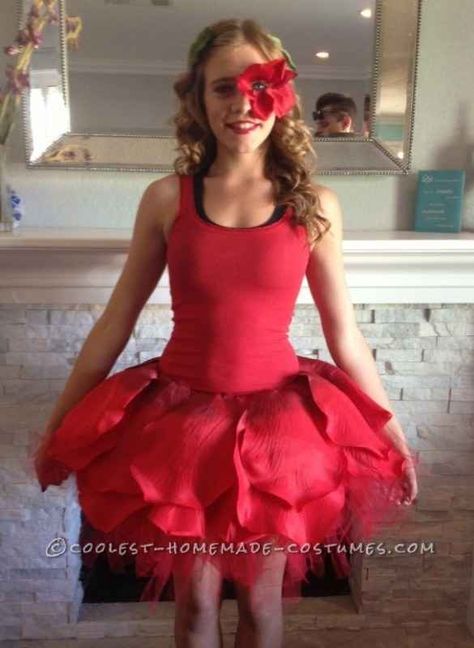 Dancing Rose from Alice in Wonderland | 31 Disney Costume Tutorials You Have To Try This Halloween Costume Fleur, Rose Costume, Peacock Costume, Costume Disney, Flower Costume, Alice In Wonderland Costume, Skirt Inspiration, Wonderland Costumes, Costume Tutorial