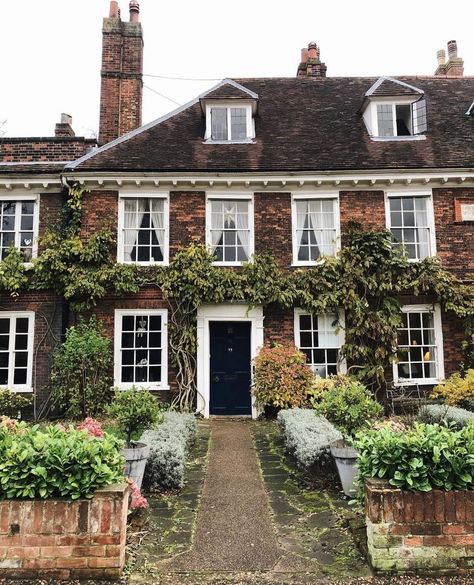 Hampton Home, 1920s House, Inner Landscape, Suburban House, Vintage French Country, Visiting England, Home 2023, English House, Home Architecture