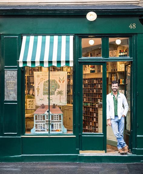 Marin Montagut Paris @ricardromain I can't wait to start traveling again and visit the wonderfully charming world of @marinmontagut who else misses Paris? In the meantime see more of this beautiful store in stories #shopfront #curiosityshop #sharingtheworldsbestshops Nyc Coffee Shop, Terracotta Floor Tiles, Nyc Coffee, Terracotta Floor, Storefront Design, Paris Home, Retail Concepts, Country Retreat, Paris Map