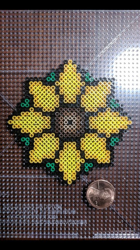 Hama Beads Sunflower, Flower Perler Bead Pattern, Sunflower Perler Bead Patterns, Christmas Perler Beads, Hamma Beads Ideas, Pearl Beads Pattern, Easy Perler Beads Ideas, Fuse Bead Patterns, Hama Beads Design