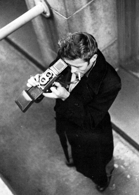 Beige Widget, James Dean Style, Rolleiflex Camera, Dennis Stock, James Dean Photos, Jimmy Dean, Gentleman Quotes, Leading Men, Hollywood Boulevard