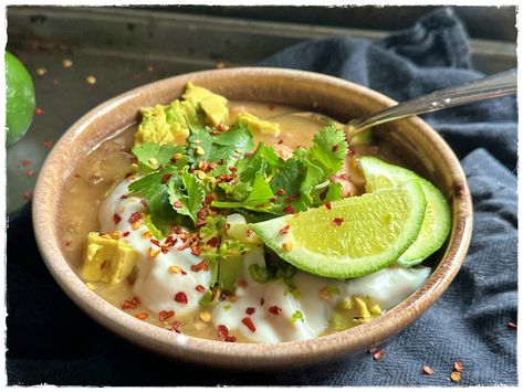 Vegan White Chicken Chili Recipe Yellow Vegetables, White Chicken Chili Recipe, Green Chilis, Plant Based Recipe, White Bean Chicken Chili, Plant Based Cheese, Zone Diet, White Chili Chicken Recipe, Chicken Chunks