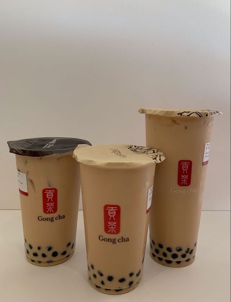 Gong Cha, Boba Milk Tea, Bubble Tea Boba, Bubble Milk Tea, Pretty Drinks, Boba Tea, Food Obsession, Cafe Food, Korean Food