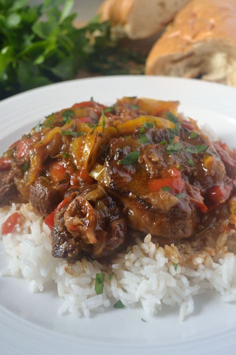 Oxtail Recipes Easy, Oxtails Recipe, Coop Can Cook, Braised Oxtail, Oxtail Stew, Oxtail Recipes, Island Food, Jamaican Recipes, Beef Recipes For Dinner