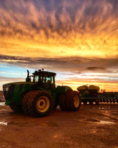 Twitter Fan #Plant18 Media Gallery. John Deere Tractors Pictures, Agriculture Photography, Compton Verney, John Deere Tractors Farms, Tractor Pictures, Big Tractors, Tractor Accessories, John Deere Equipment, Farm Photography