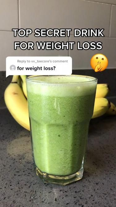 Effective weight loss smoothie, it must be taken daily to see results. To see more alternatives check my bio. Credit KSZAMAN #FastWeightLossPlan Smoothies Vegan, Resep Smoothie, Easy Healthy Smoothies, Resep Diet, Healthy Drinks Smoothies, Smoothie Diet Plans, Makanan Diet, Healthy Drinks Recipes, روتين العناية بالبشرة